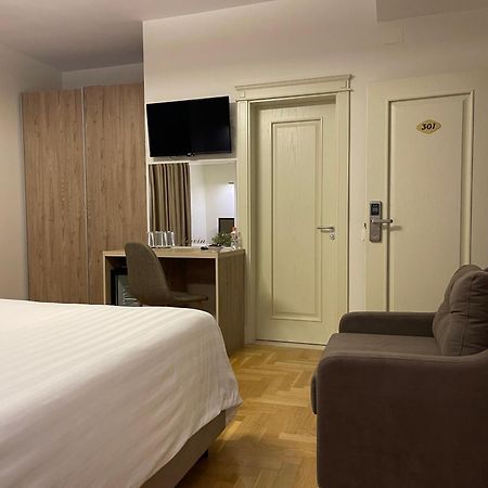 Mervin Hotel Круя Экстерьер фото
