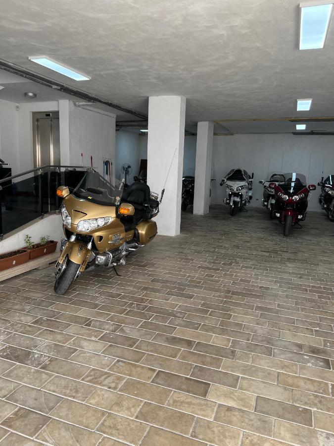 Mervin Hotel Круя Экстерьер фото