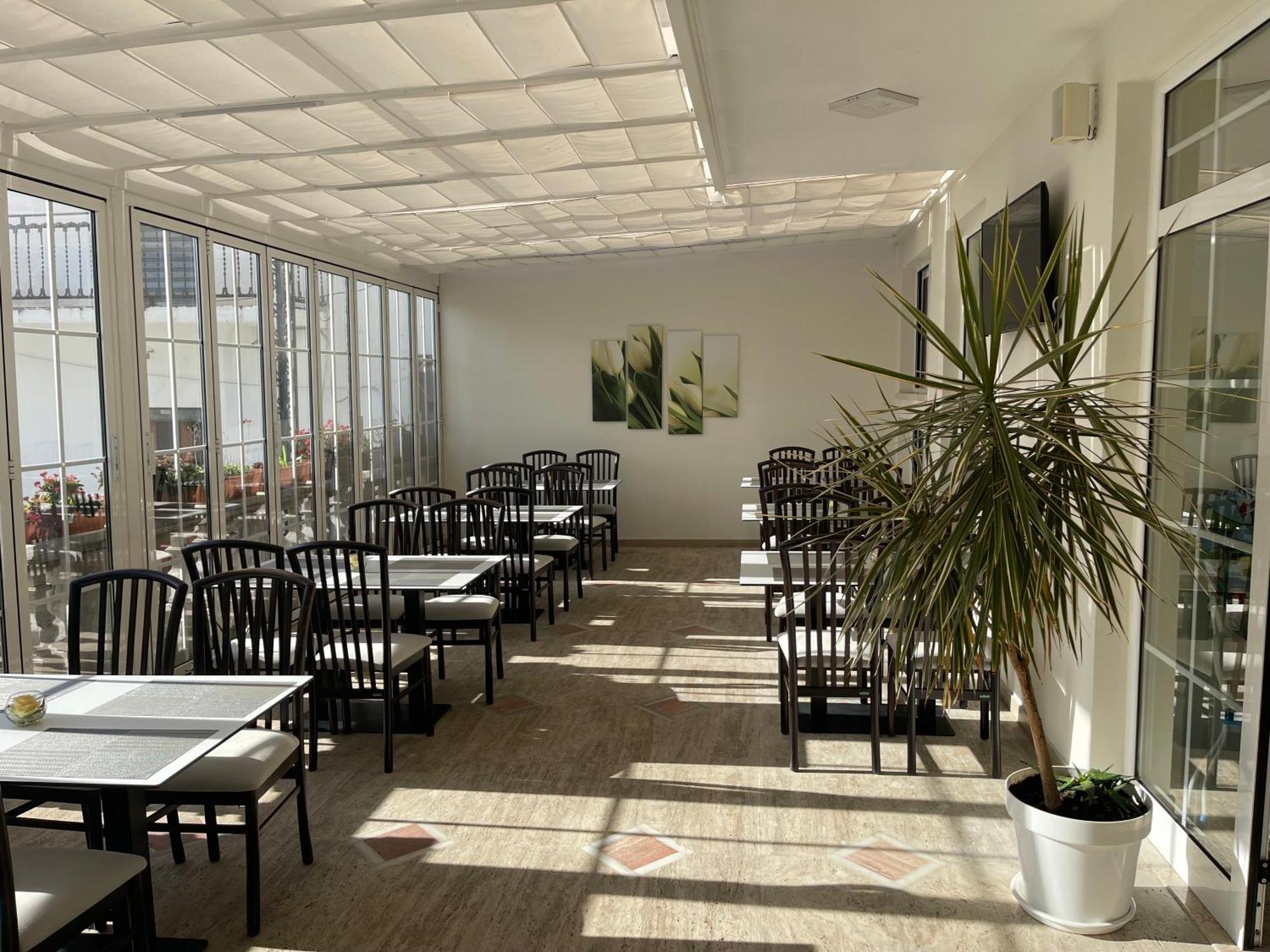Mervin Hotel Круя Экстерьер фото