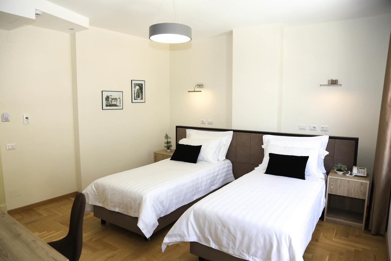 Mervin Hotel Круя Экстерьер фото
