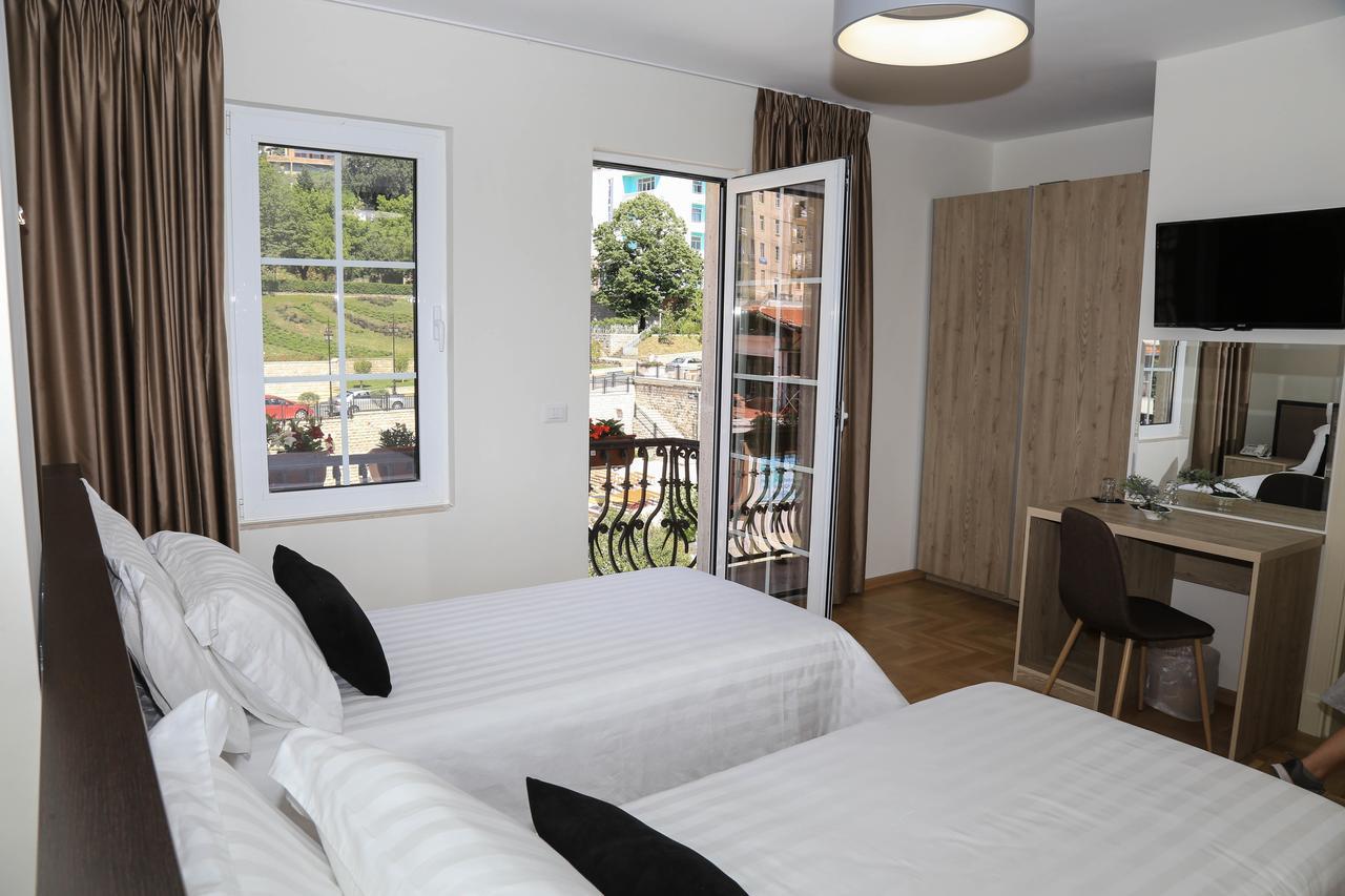 Mervin Hotel Круя Экстерьер фото